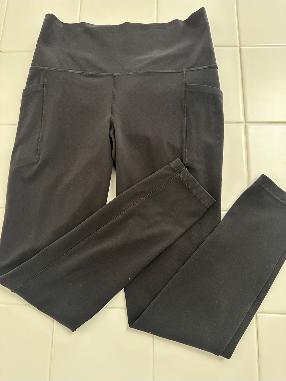 Athleta Salutation High-Waist Black Pocket Leggings - Women